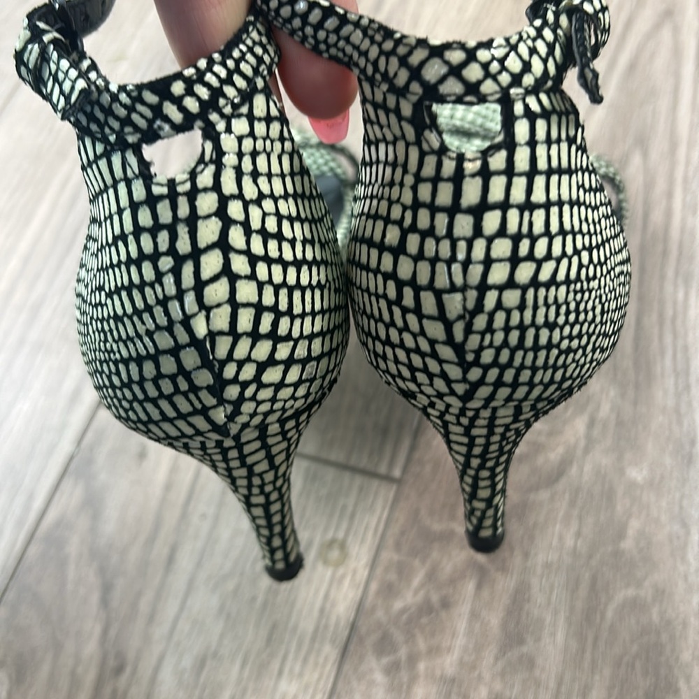 Perfect Stuart Weitzman ankle strap 3” heel patterned sandals black cream 6 - Picture 7 of 9